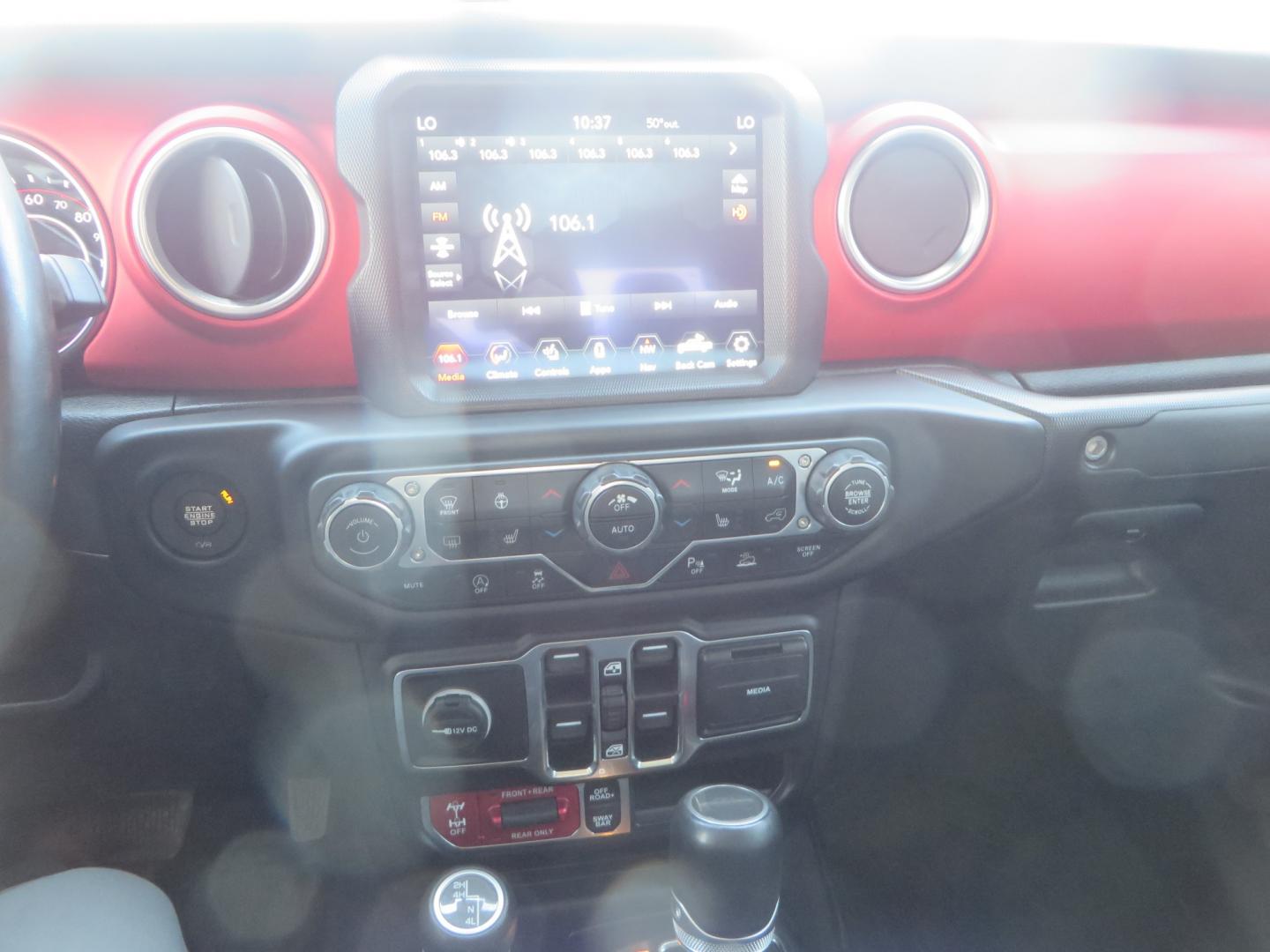 2020 Jeep Gladiator Rubicon (1C6JJTBG1LL) with an 3.6L V6 DOHC 24V engine, automatic transmission, located at 2630 Grass Valley Highway, Auburn, CA, 95603, (530) 508-5100, 38.937893, -121.095482 - Loaded Rubicon Gladiator with all of the goods. 3" JKS suspension, Fox Shocks, 37" Toyo tires, !7" Method wheels, American Adventure lab inner fender liners and slim line fender kits. - Photo#24